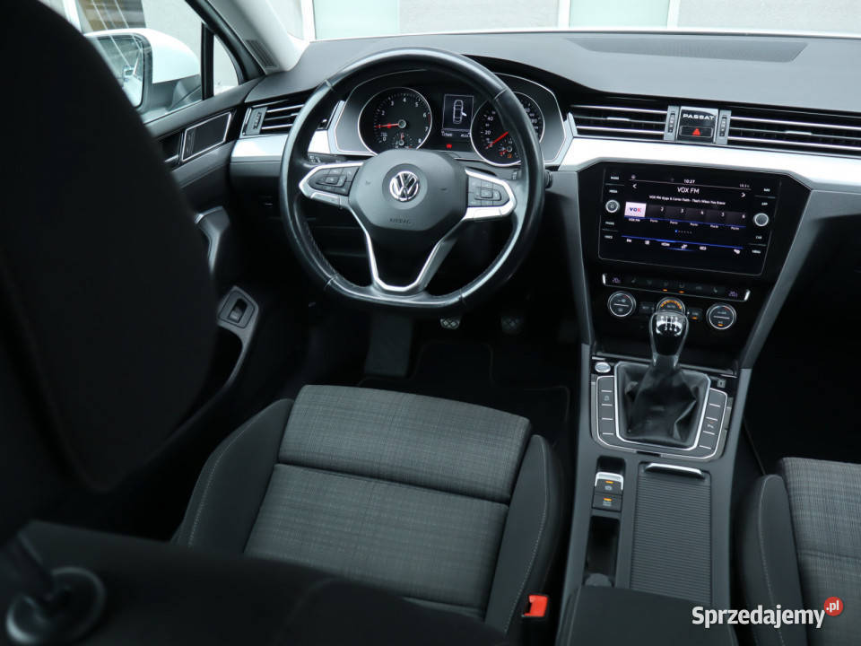 VW Passat 15 TSI asystent pasa ruchu Katowice