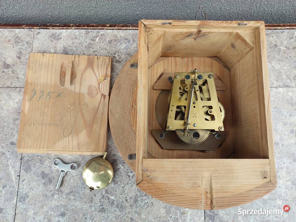 Stary okrągły zegar ścienny klubowy przedwojenny Tczew