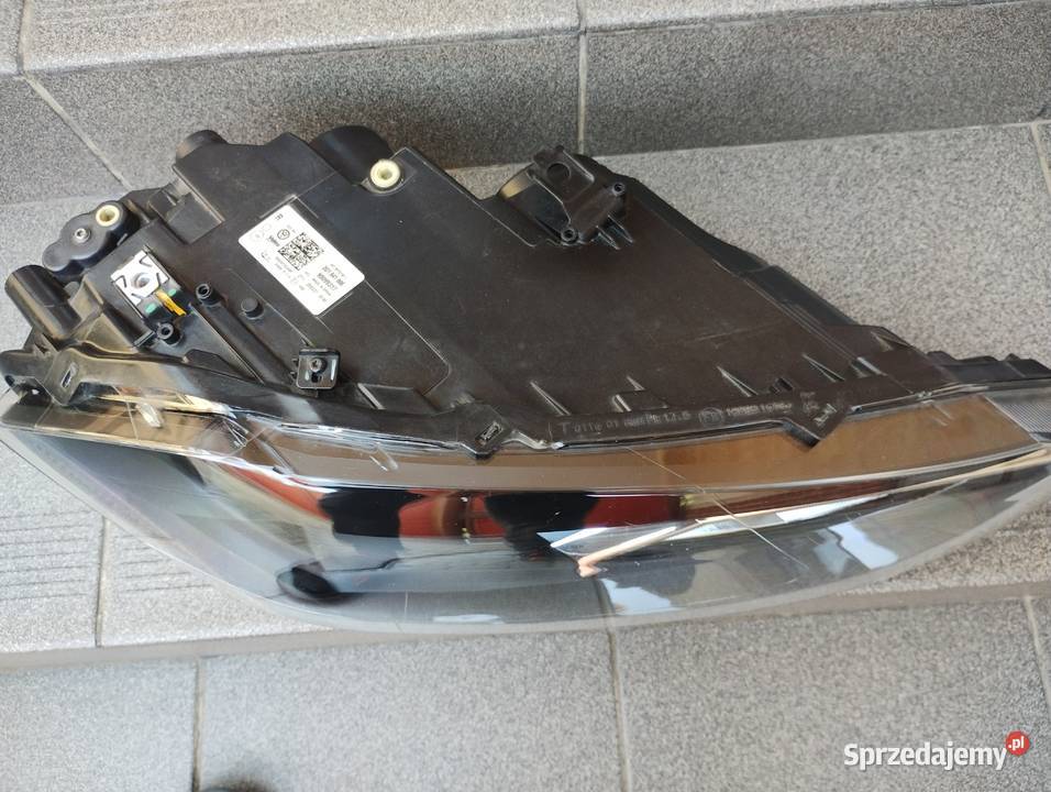 Lampa reflektor VW Polo Vl prawa 2G1