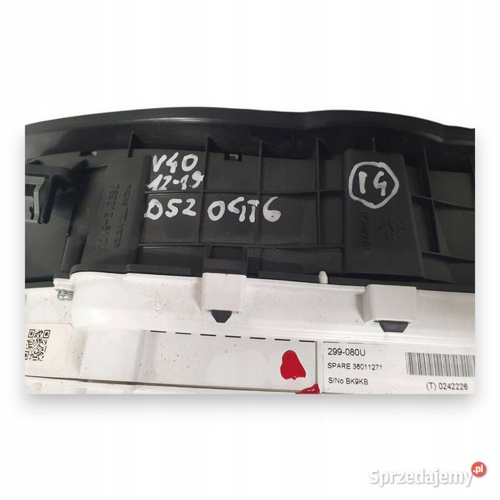 LICZNIK ZEGARY 31412271 Volvo V40 II 16 D2 osobowe