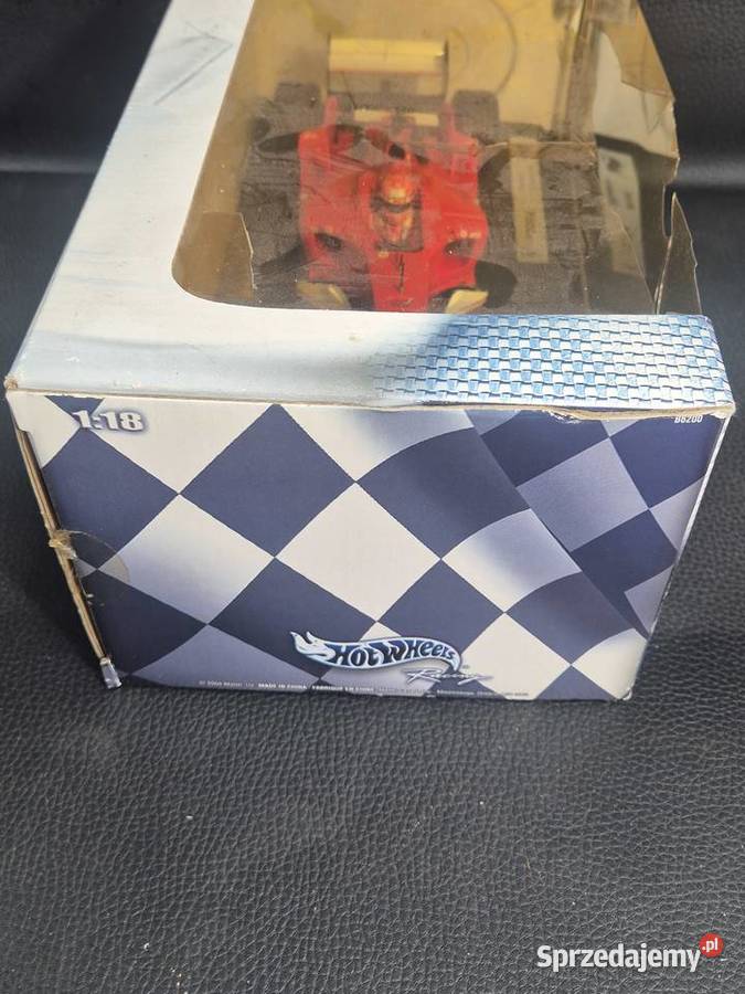 kolekcjonerski model bolidu Formuły 1 Ferrari łódzkie Poddębice