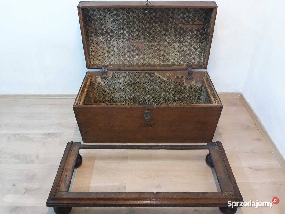 Zabytkowa skrzynia dębowa z okuciami kufer Olkusz