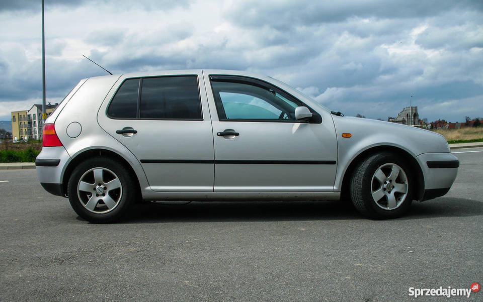 VW Golf IV 19 SDI Hatchback 1998r 288 000