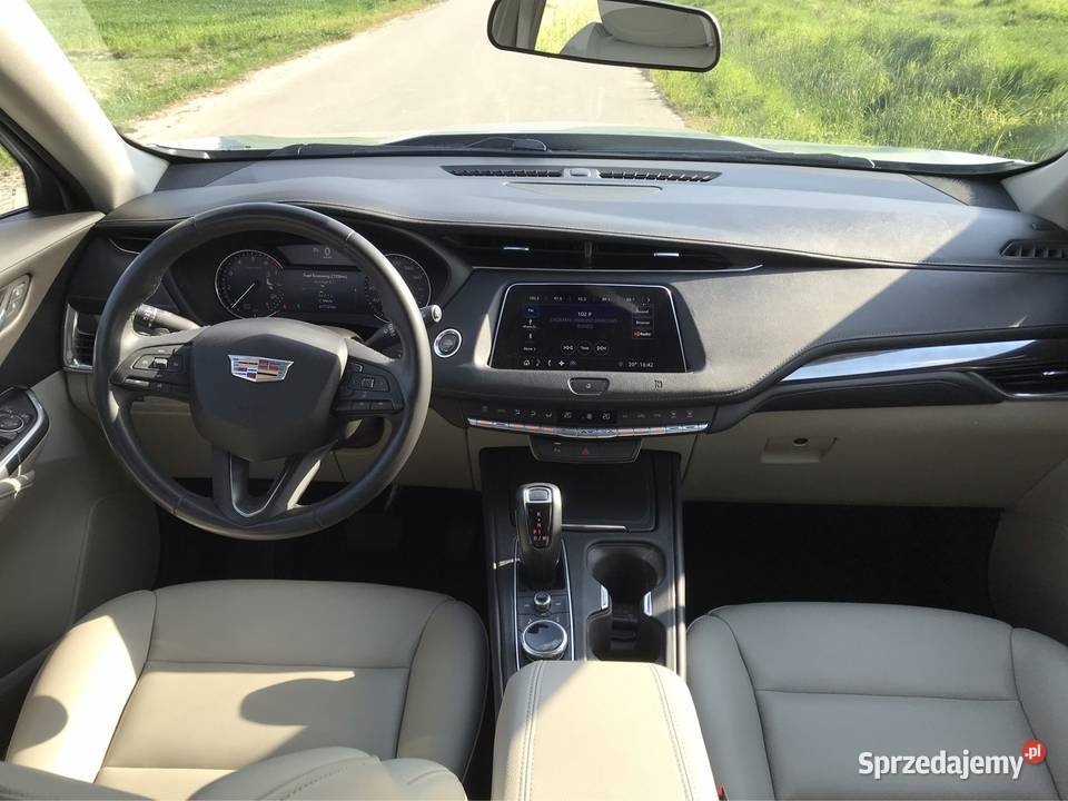 Cadillac XT4 2019r 73000 20 Turbo FWD Luxury 237 czujnik zmierzchu Skarżysko-Kamienna sprzedam