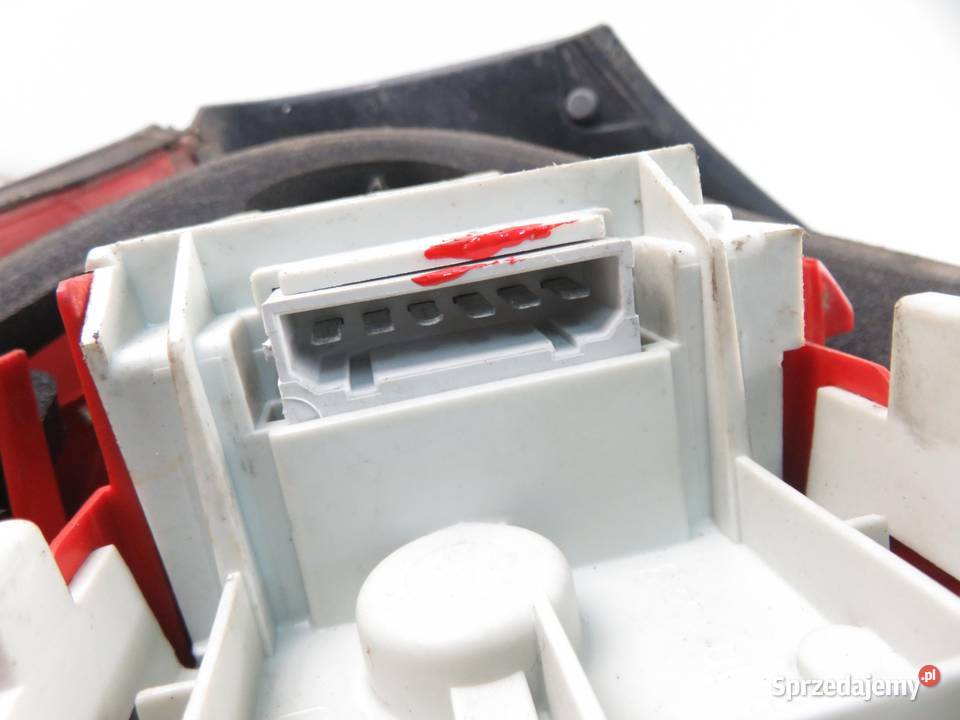 LAMPA PRAWA TYLNA AUDI A3 8L 8L0945096B osobowe