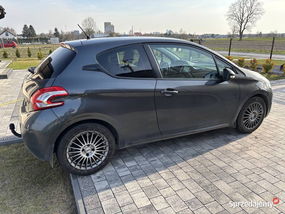 Peugeot 208 16 EHDI Siennica Nadolna