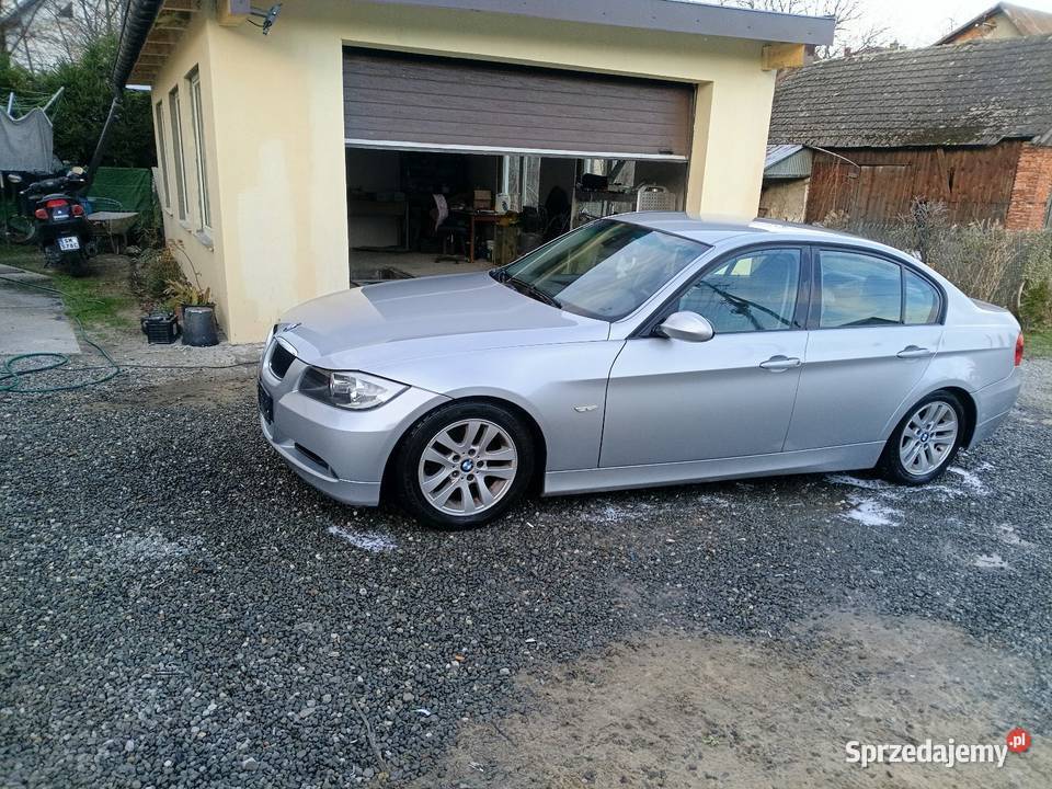 BMW e90 piękny stan i mały przebieg elektrycznie ustawiane fotele 90 sprzedam