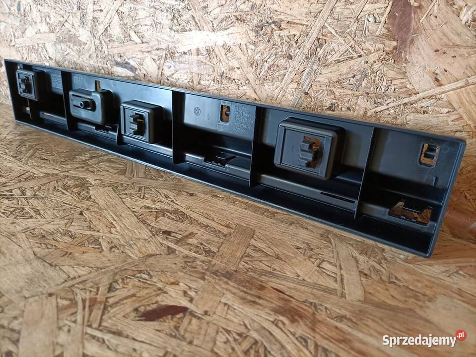 BMW F45 F46 LISTWA MOCUJĄCA PROGU PRZEDNIA PRAWA Pleszew