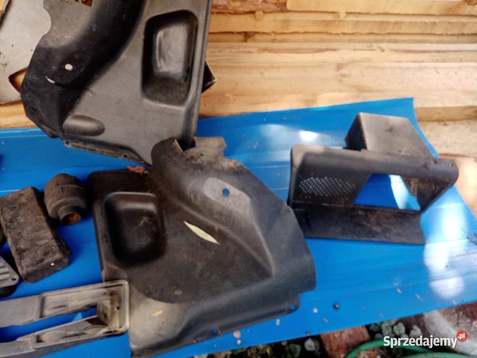 Fiat 126p zagłówek plastiki wnętrza Chełm sprzedam