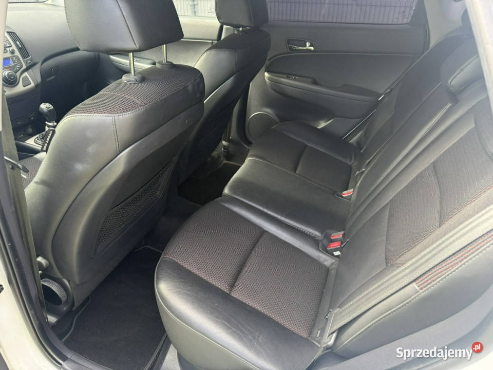 Hyundai i30 14 Benzyna Serwisowany Gwarancja isofix Piekoszów
