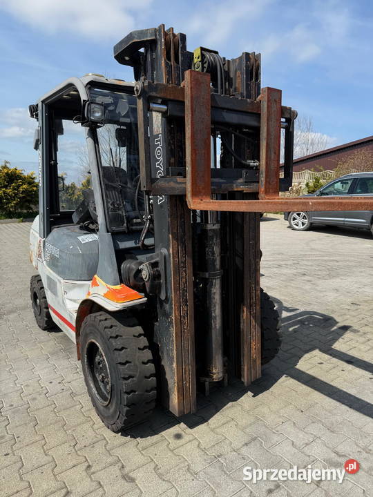 wózek widłowy TOYOTA 7FDF35 3500 diesel TRIPLEX Działoszyn