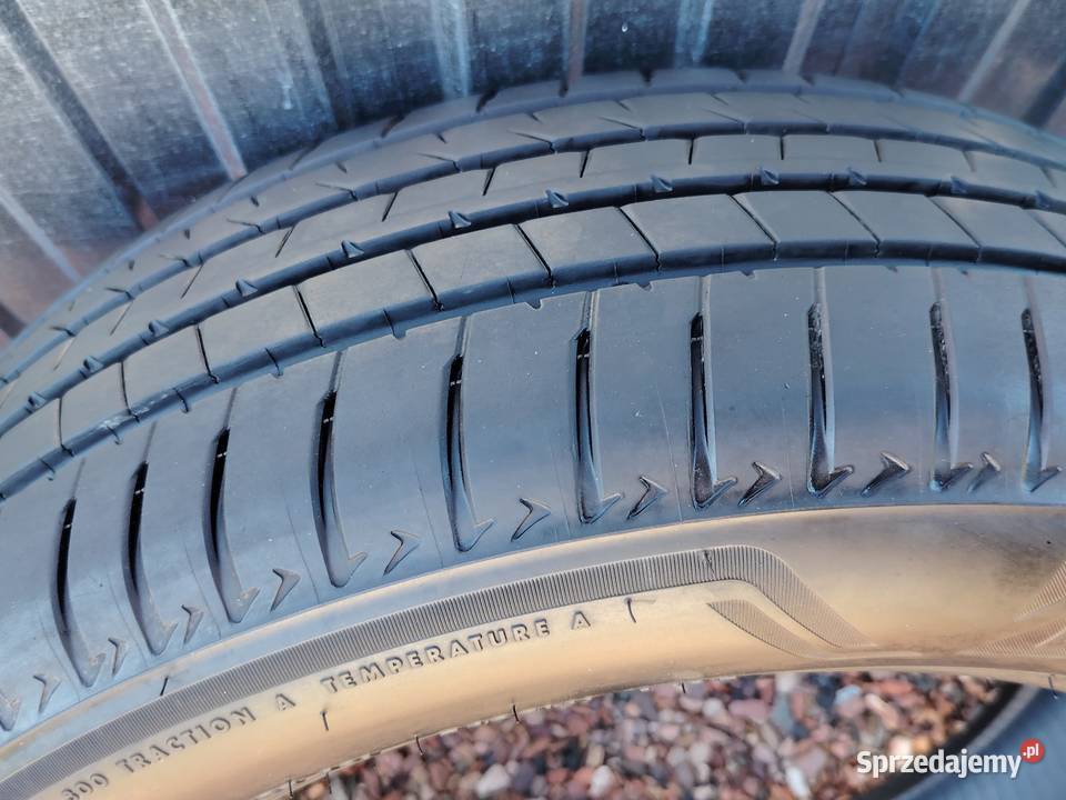 Opony letnie Bridgestone Alenza 22555 R19
