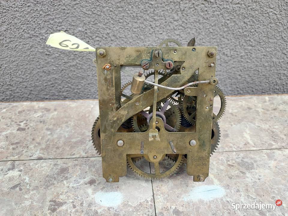 621 Mechanizm małego zegara ściennego Kienzle Tczew