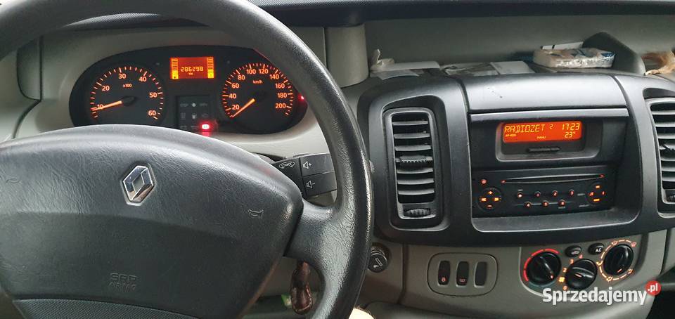 Renault Trafic Passenger 19 DCI światła przeciwmgielne Radzionków
