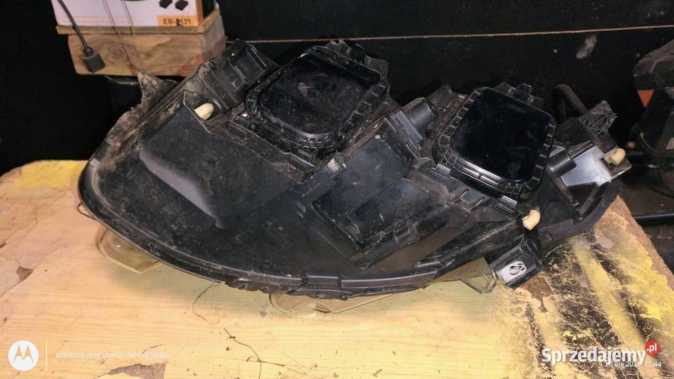 Lampa przednia prawa Peugeot 3 2017 expert Lampy przednie Lubin sprzedam
