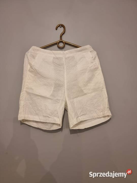 Białe szorty z angielskim haftem Culture M Kraków