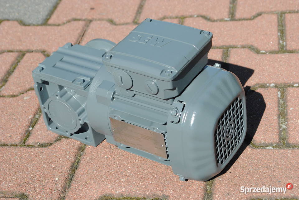 Motoreduktor kątowy 025kw 43obrmin FIRMY SEW