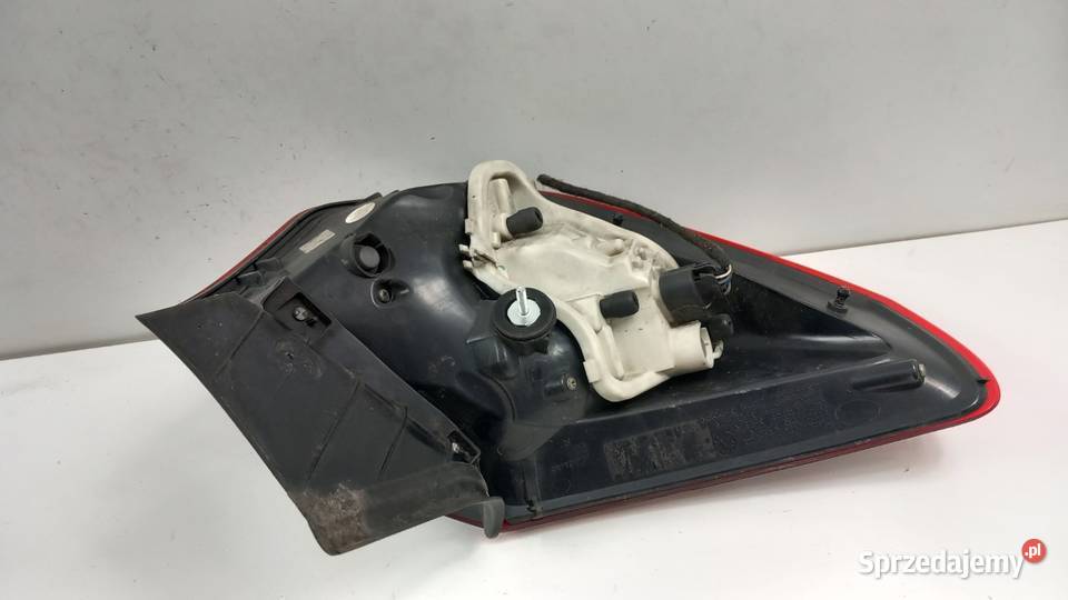 OPEL ASTRA J HB 5D LAMPA TYŁ PRAWA osobowe Zbierkowo