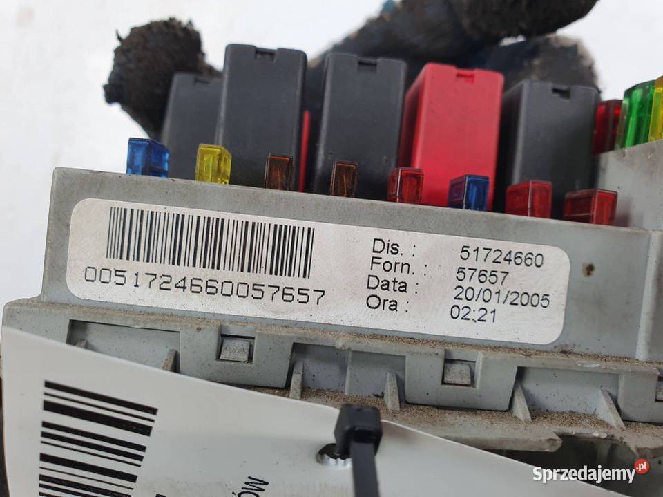 SKRZYNKA BEZPIECZNIKÓW LANCIA YPSILON 51724660 Lipno