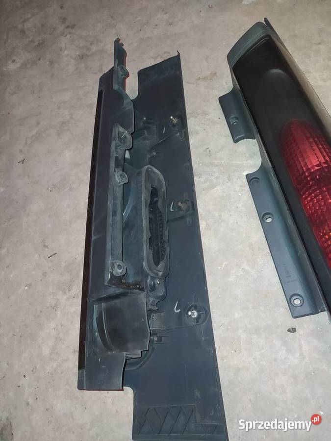 Lampy tylne Renault Trafic Radom