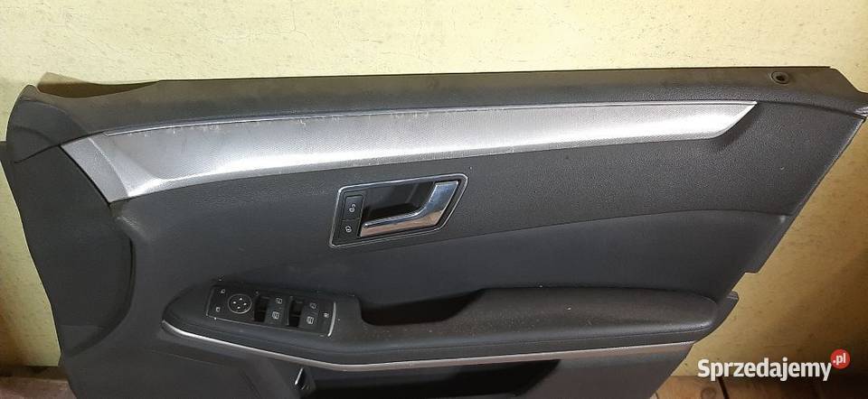 Boczek tapicerka drzwi Mercedes W212 Prawy przód świętokrzyskie Włoszczowa