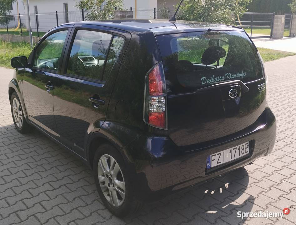 DAIHATSU SIRION 10 70 2010 zarejestrowany w manualna