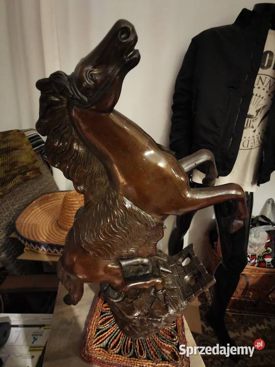 figurka konia w galopie stającego dęba Piękna Łódź sprzedam