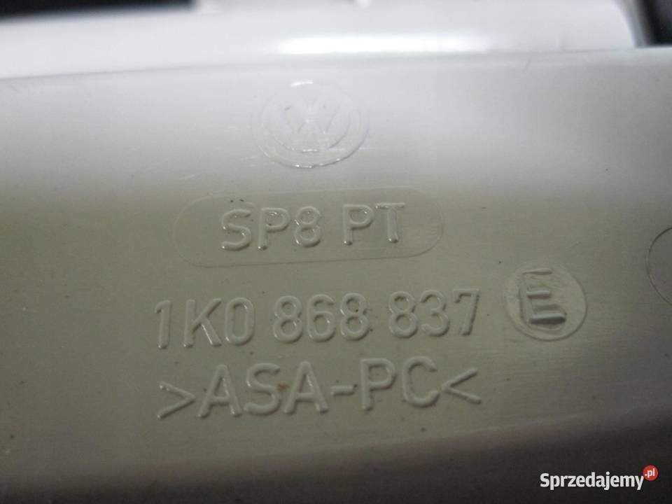 PASSAT B7 16 TDI 13r Lampka podsufitki sprzedam