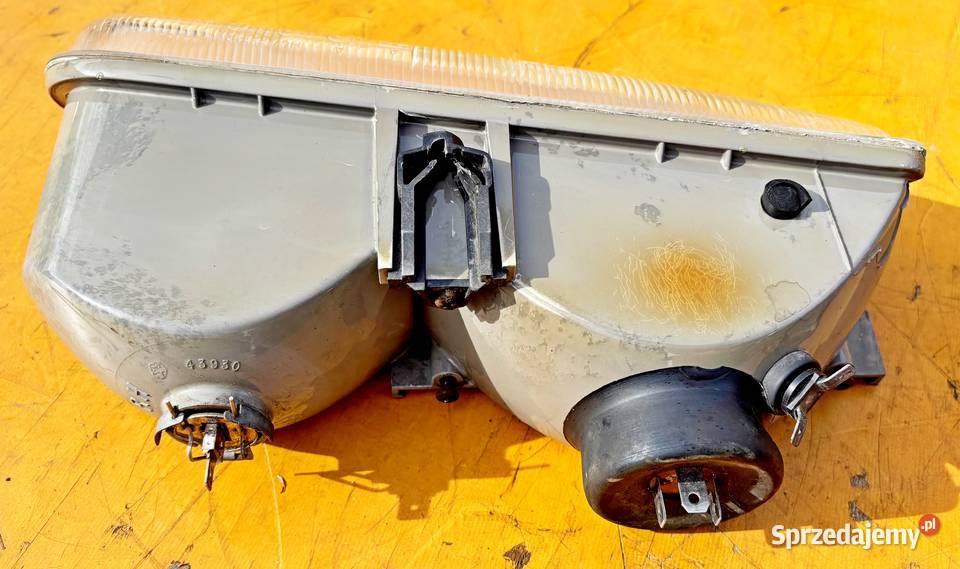 CHRYSLER LEBARON LE BARON LAMPA PRAWA PRZÓD Radom