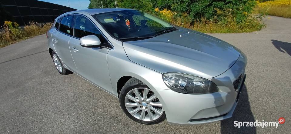 Volvo v40 oryginał lakier hak 2 komplety kół Jędrzejów