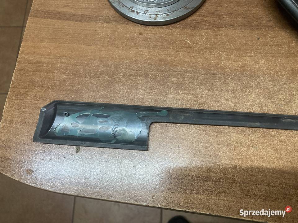 LISTWA OZDOBNA KONSOLI ŚRODKOWA AUDI A8 D3 osobowe wielkopolskie Rakoniewice