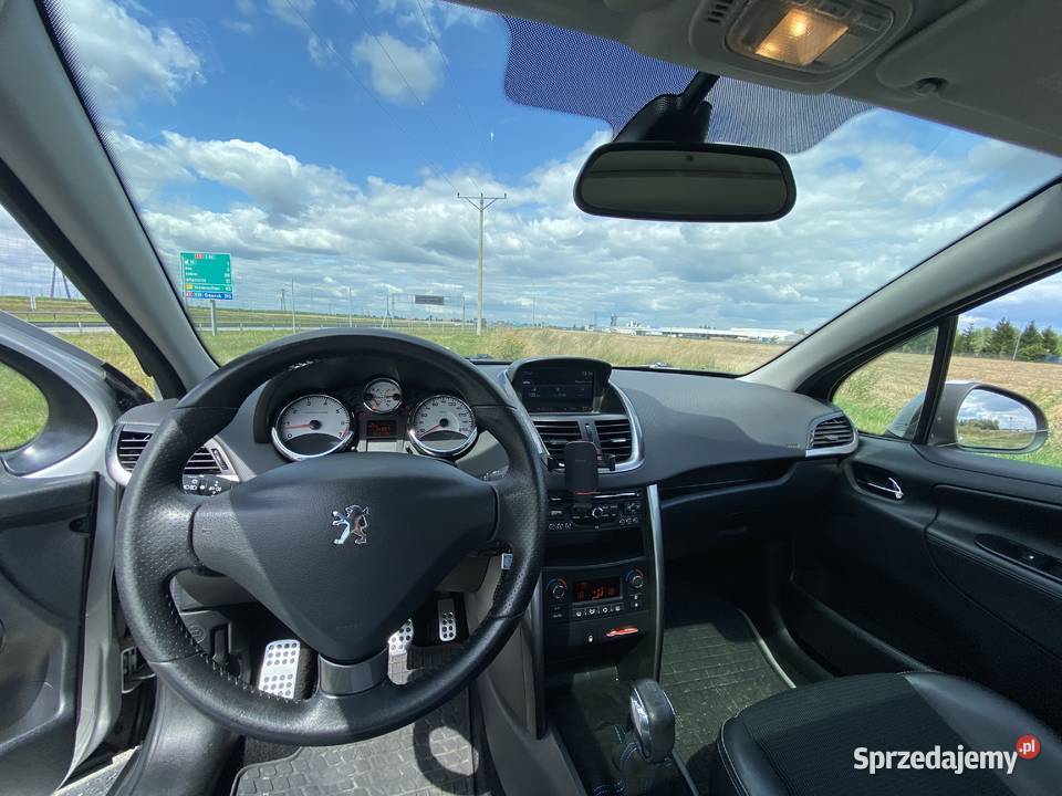 Peugeot 207 2012 16 panorama klima skóra nieuszkodzony Żnin sprzedam