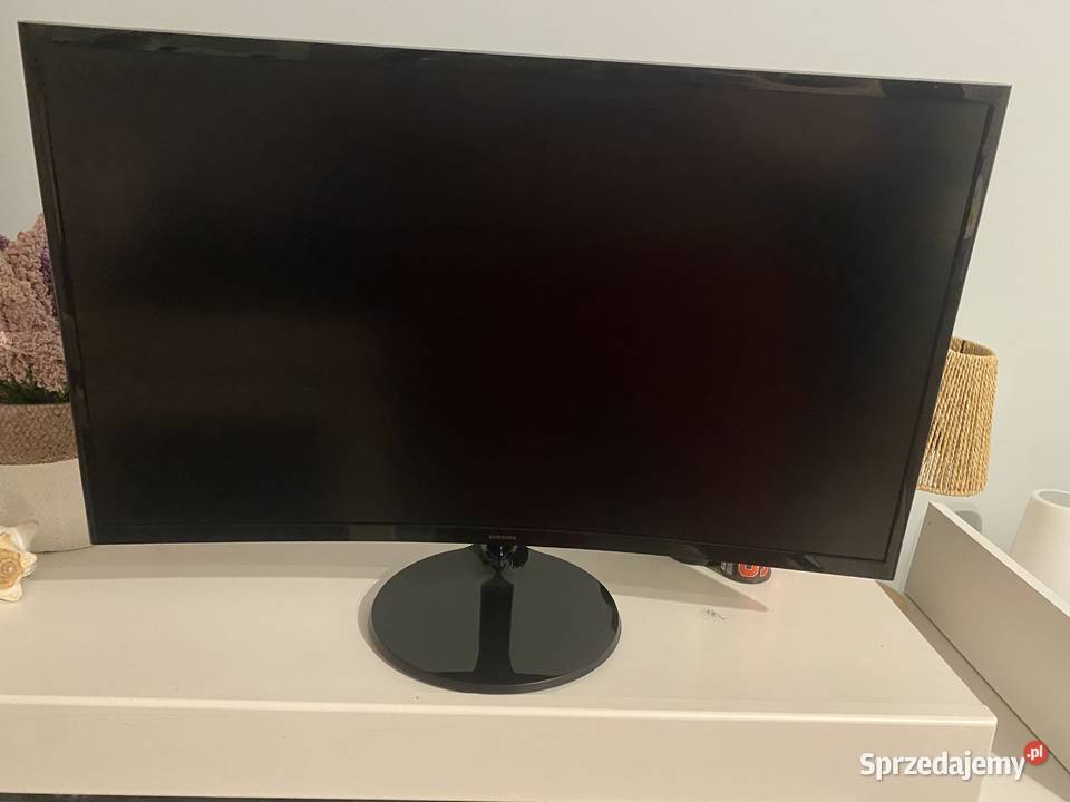 Zakrzywiony monitor Samsung o przekątnej 27 z