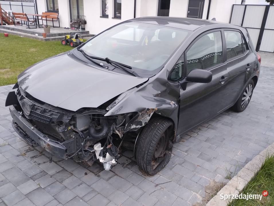 Toyota Auris 14 D4D uszkodzona świętokrzyskie Rzepin Drugi