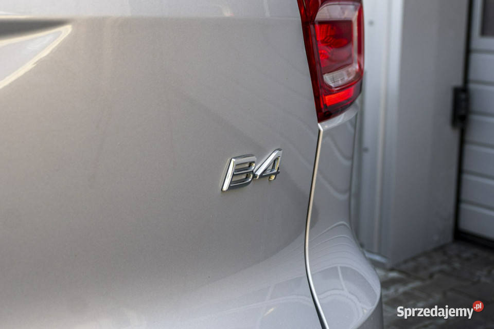 Volvo XC 40 Volvo XC40 B4 197 FV23 Gwaranacja12M bluetooth łódzkie Łódź