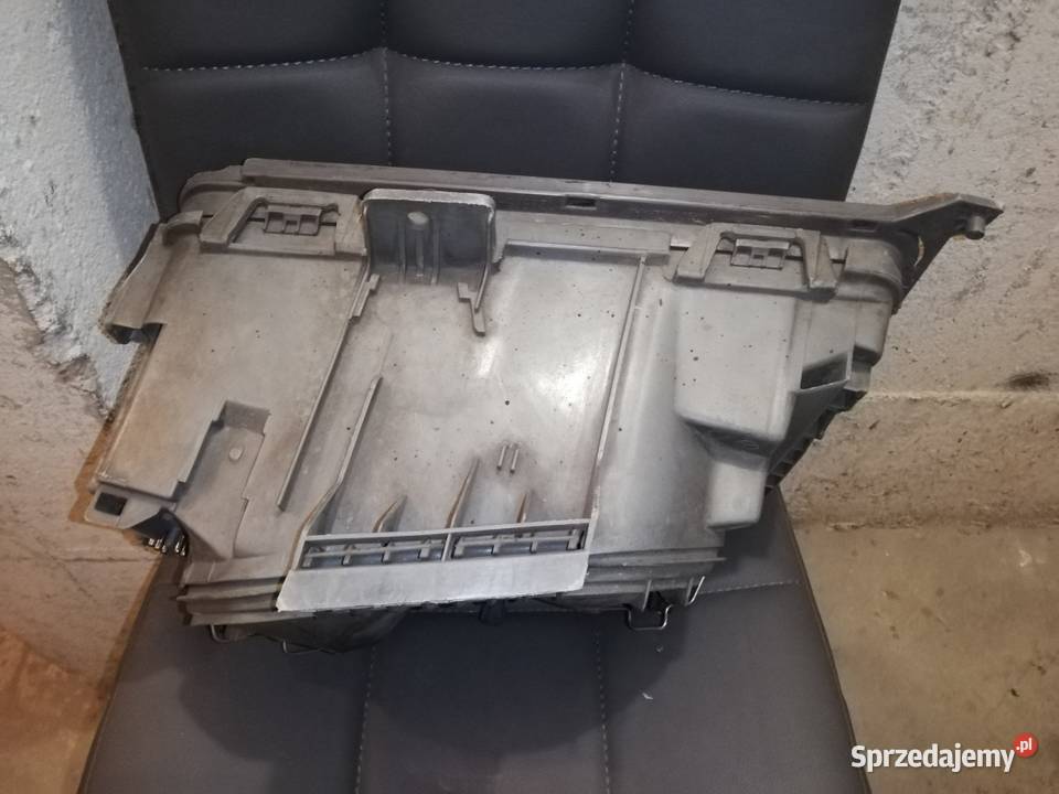 Mercedes W124 reflektor prawy Hella osobowe zachodniopomorskie