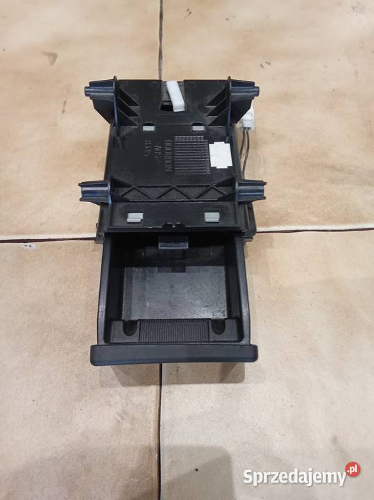 Nissan Primera P12 popielniczka orginal