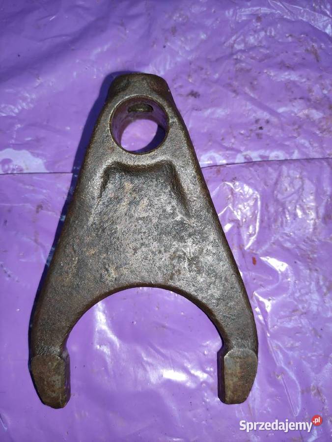 Widełki reduktora skrzyni biegów C330 i widełki