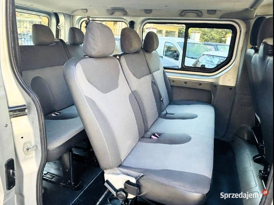 Renault Trafic II wersja 9os mały przebieg hak Łódź
