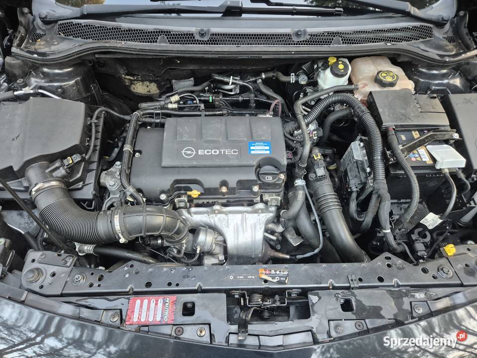 Opel Astra 14T 140 107 przebiegu Bez wkładu Rok produkcji 2013 Skierniewice
