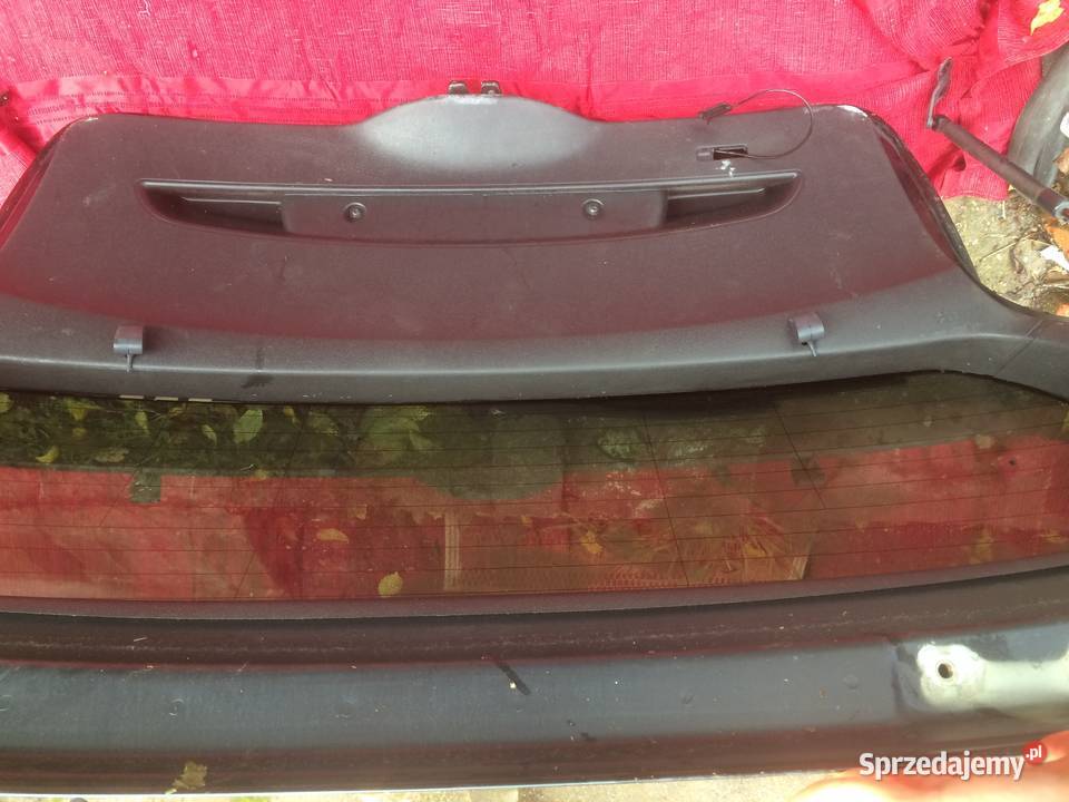 BMW 1 seria E87 tylna klapa bagażnika czarna