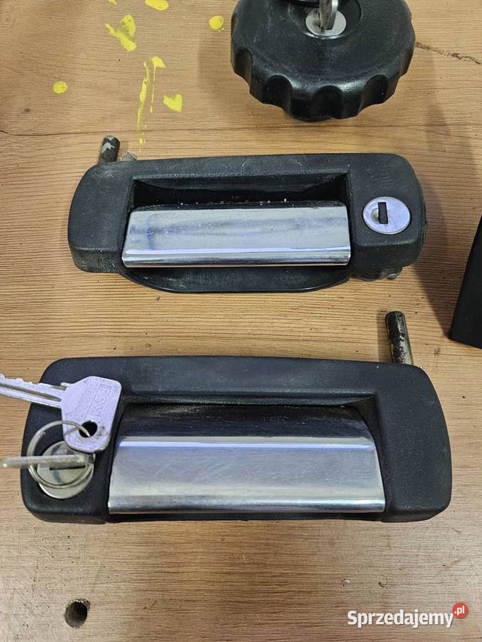 Klamki korek zbiornika zamek klapy Fiat 126p wielkopolskie Kłodawa sprzedam