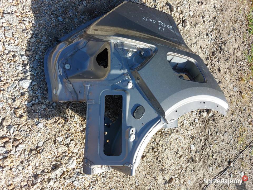 VOLVO XC40 Błotnik ćwiartka tył prawy 72715