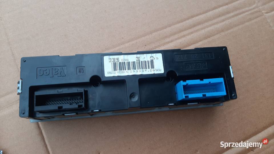 panel nawiewu Opel Vectra C Signum 13138196 osobowe Panele sterowania, przełączniki Dębno