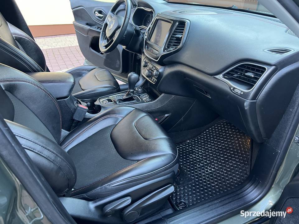 JEEP CHEROKEE TRAILHAWK 32L VVT V6 4x4 benzyna Tomaszów Lubelski sprzedam