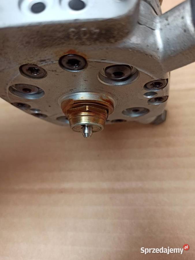 ROZDZIELACZ PALIWA AUDI 80 18 0438101005 Układ paliwowy Bolesławiec