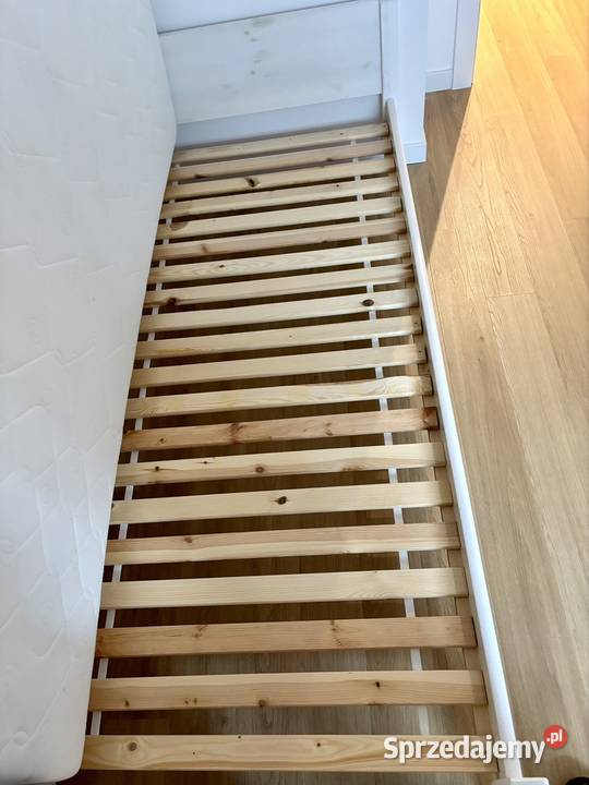 Łóżko z materacem 90x200