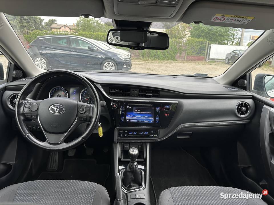 Toyota Corolla 16 benzynaBiała perłaKamera Corolla Warszawa