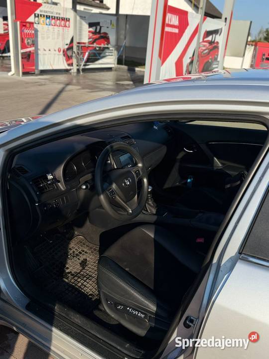 Toyota Avensis T27 2011r Kombi Brzeg Dolny