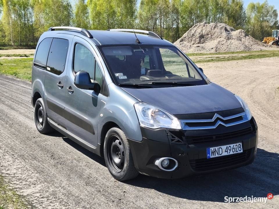 Citroen Berlingo XTR 2010 16 HDI 109 koni niebieski Łuków
